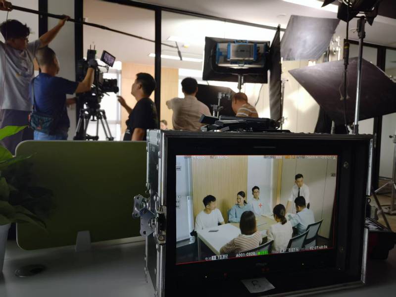 浑源县TVC拍摄公司：科技产品视觉化大师，诠释未来感与功能美学